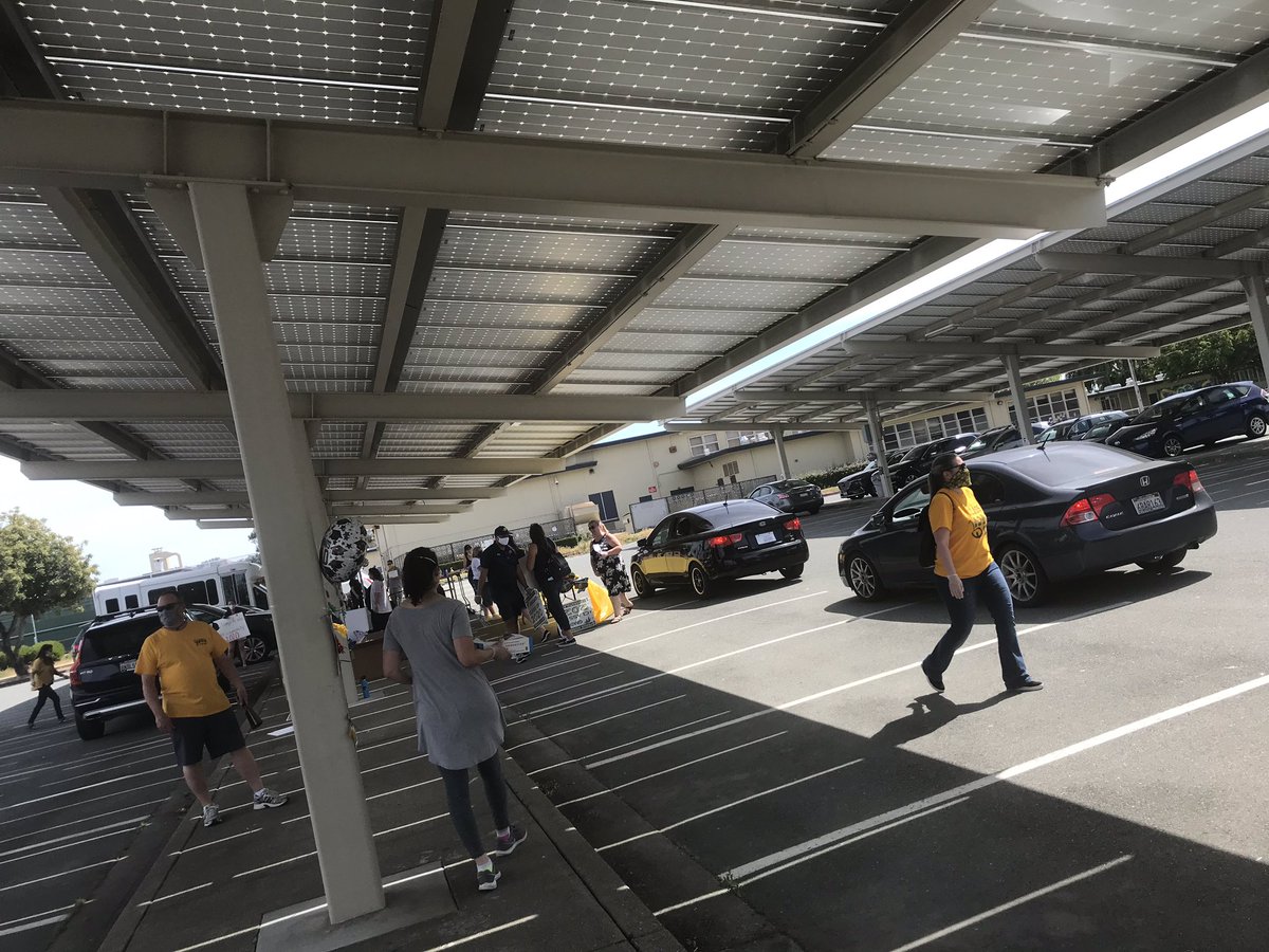 It was great to see our seniors today as they came to pick up their cap and gowns! We miss and love you! @YgnacioValley #TR1BE #Classof2020 <a href="/MtDiabloUSD/">MDUSD</a>