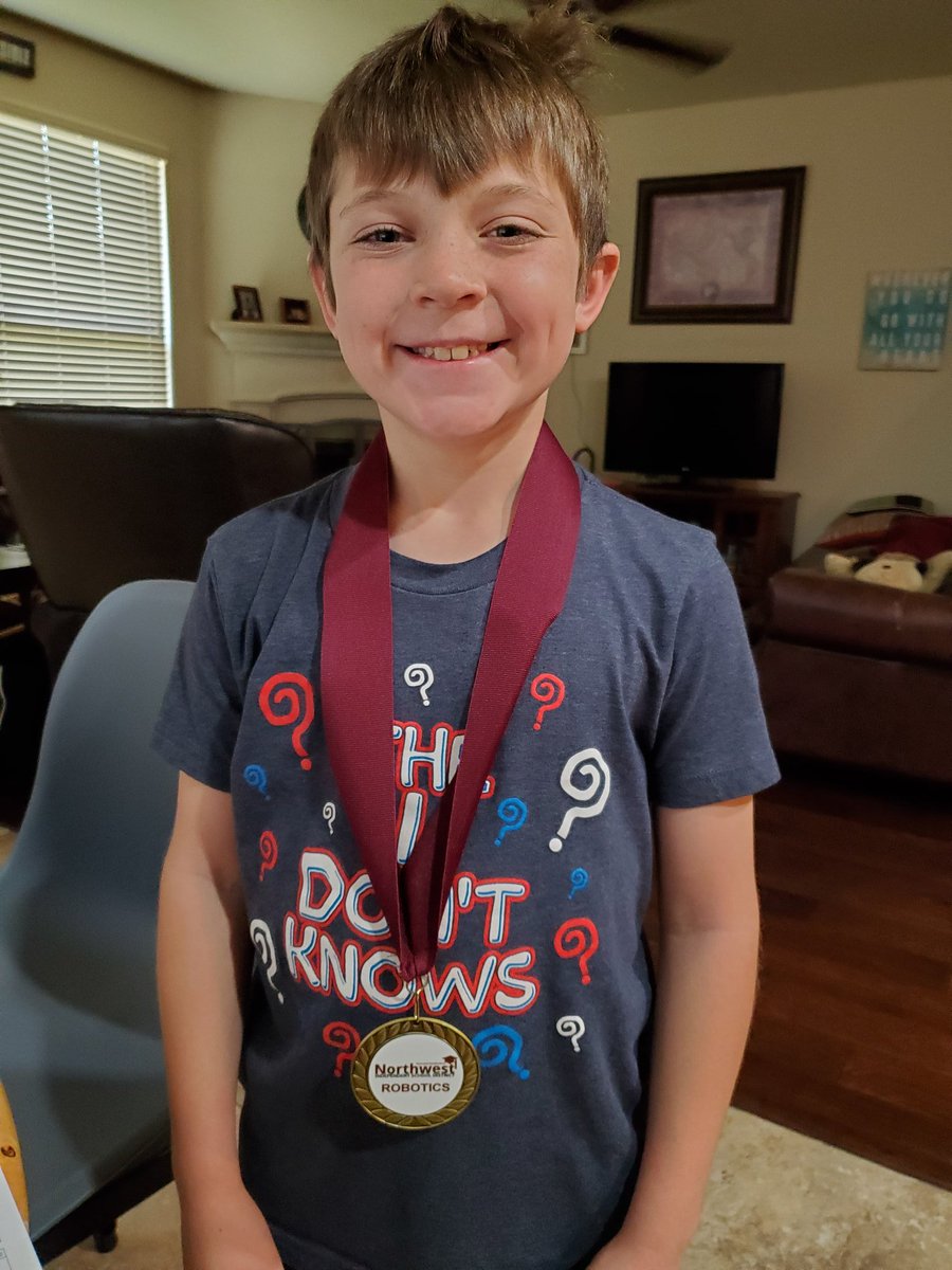 mrsscottreads's tweet image. Thanks @ReneEgle for making sure that our robotics winners still received their medals!!  #nisdrobotics