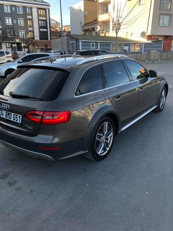 Audi A4 Allarot
4 çeker 
101000 km 
Fiyat : 315000 TL