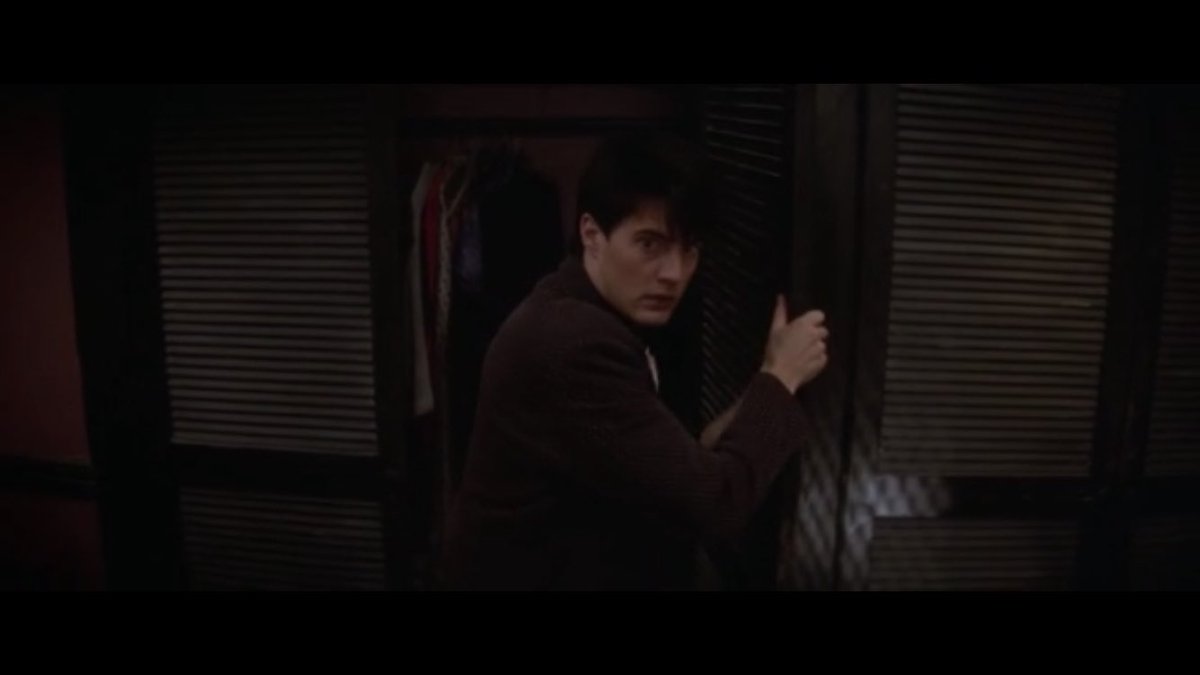 stewardtokyo's tweet image. #ArchitectureMovieChallenge

May 9 - Favorite movie closet

Blue Velvet (1986)