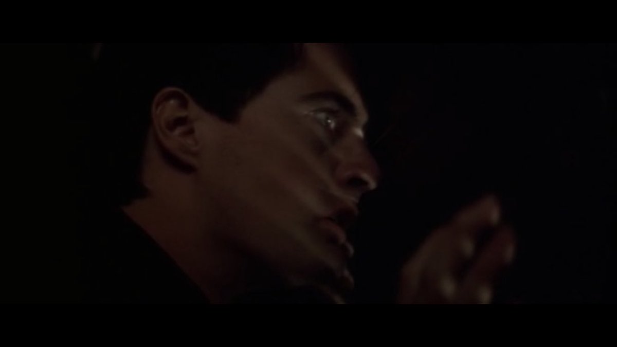 stewardtokyo's tweet image. #ArchitectureMovieChallenge

May 9 - Favorite movie closet

Blue Velvet (1986)