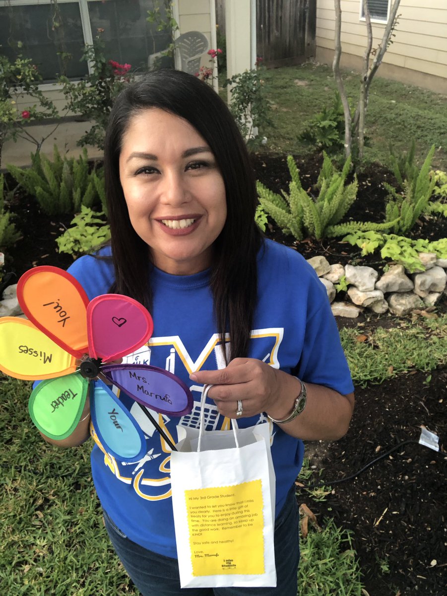 JessMMarrufo's tweet photo. Today I surprised my students with an โI miss youโ treat, and they surprised me too! @NISDMichael #Michaellegendary #Togetherwearemichael #MichaelUnited https://t.co/RNUIGrDUV1