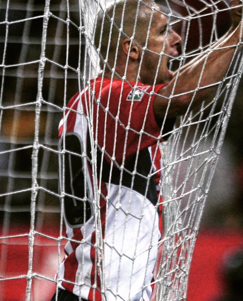 Historia_Chivas's tweet photo. 📸 #114DeChivas 🥳🎉
1️⃣0️⃣0️⃣ Adolfo “Bofo” Bautista 🏆🐐🇫🇷 @bofo_100_
#HC2020 | #Chivas | #CHIVAFEST | #HistoriaSagrada | #RebañoSagrado | #ChivasDeGuadalajara https://t.co/RjTlLfG1u6