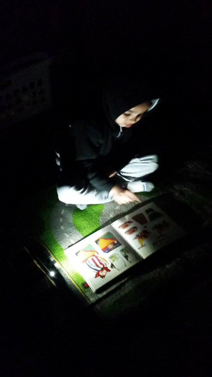 ELCTBE's tweet photo. This sprout had so much fun reading with his flashlight for flashlight (Ff) day! #SproutingReaders #ReadersAreLeaders #ABCCountdown #WeAre54 https://t.co/MXqxCqFO8Y