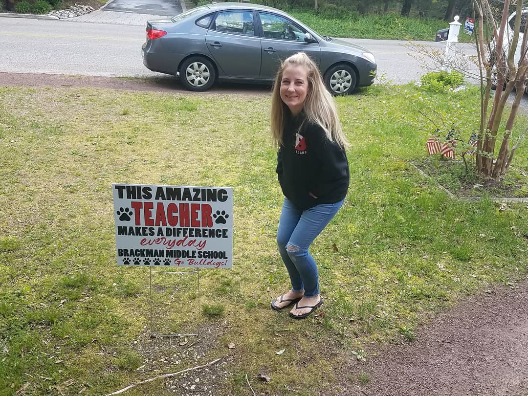 MrMcGrathMusic's tweet photo. Thank you so much to @MrsSmithROBMS, @ROBMSathletics, & the ROBMS PTA for their generous gift to our Staff for #TeacherAppreciationWeek! I'm truly blessed & thankful for the support of our Brackman Family! #barnegatpride #barnegatinspires #ROBMS #bulldogway #180BulldogBrags 🐾🐾 https://t.co/5X58VzvrQD