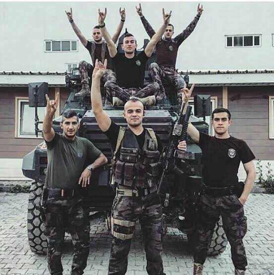 furkanteee's tweet photo. #ÜlkücüTeröristlerKayseride ülkücüler Türkiye cumhuriyetinin düşmanlarına her zaman hak ettiği muameleyi yapmıştır yapacaktırda 
 Son ülkücü kalana kadar bu vatan topraklarında teröristleri barındırmayacağız https://t.co/1EjRDL7b4r