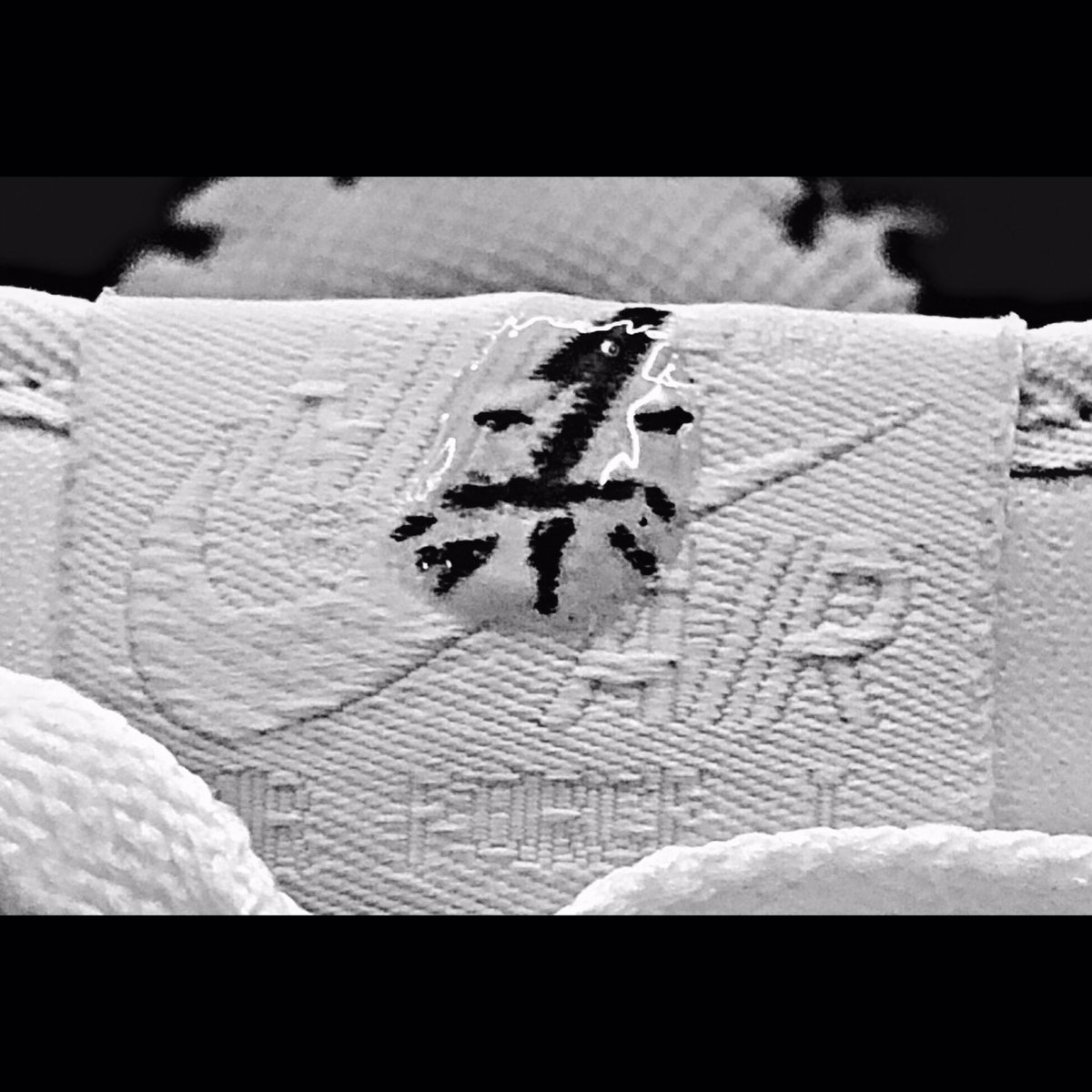 Prince_Of_Khaos's tweet photo. ‼️Got y’all attention, say hi to my babies.‼️ 

Nike Air Force 1 Custom: Special G-dition 
by: Me ⚫️⚪️ 

🤷🏾‍♂️
#groove #groovephigroove #gphig #gphi #amorphous #fashion #design #explore #mask #nike #nikeairforce1low #custom https://t.co/giyizG36hx