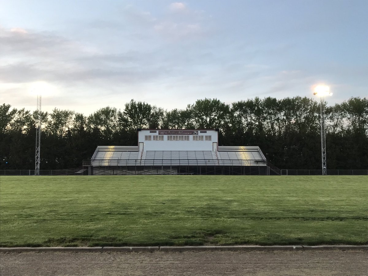 CroftonWarriors's tweet photo. The lights shine for you tonight CHS Class of 2020! https://t.co/qxGzoE0qqr