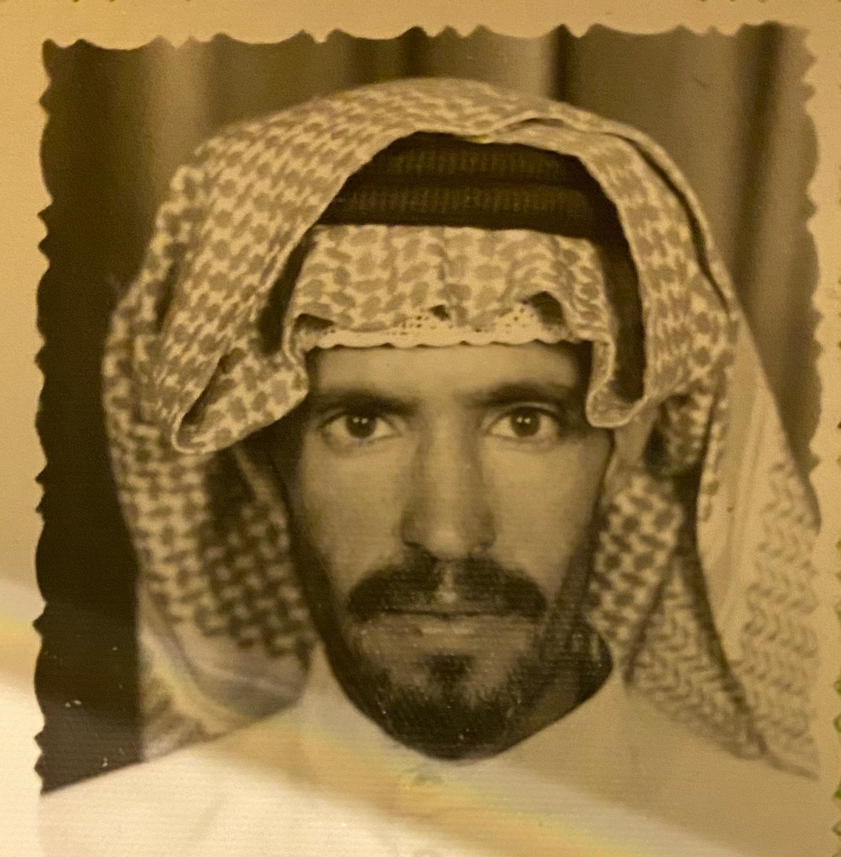abughala3771's tweet photo. #كانو_معنا_ورحلو_المجمعه
والدي عبدالعزيز بن ناصر العيسى
لا أتذكر ملامحه 💔
لا أتذكر صوته 💔
ما لدي فقط هذه الصورة له لوفاته وأنا طفل صغير لم أتجاوز الأربع سنين من عمري
ربي يغفر له ويرحمه ووالديه وموتى المسلمين أجمعين https://t.co/uHWr01i3Cr