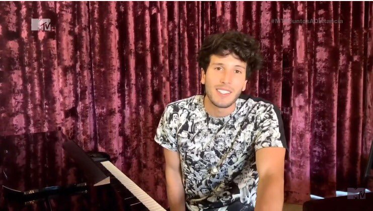 UMusicColombia's tweet image. Definitivamente en #MTVJuntosADistancia  ya no #FaltaAmor porque llego @SebastianYatra  para enamorarnos ❤️🥰