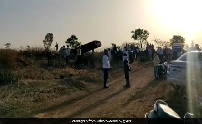 ndtv's tweet photo. A phone call may have saved 16 workers crushed by train, says opposition https://t.co/N5keR74UBo https://t.co/ob0SLYSg49