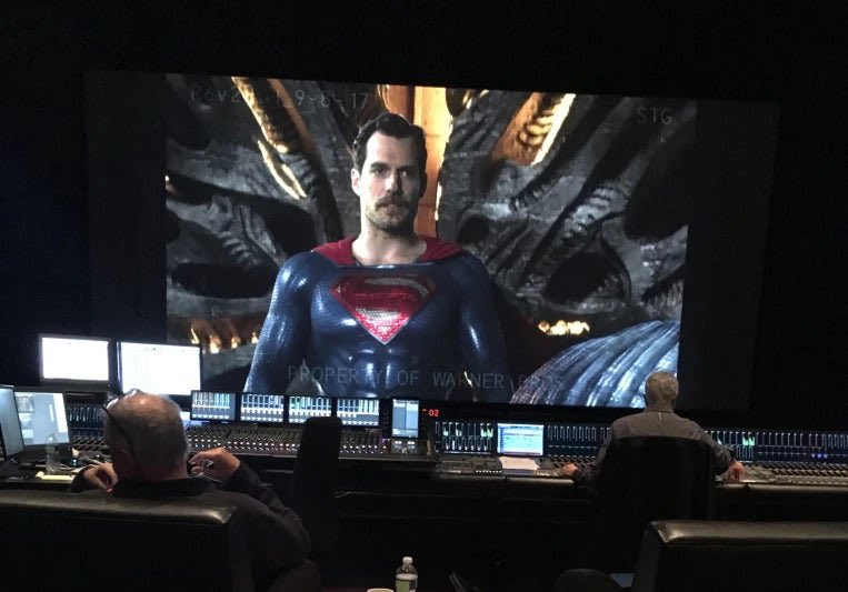 andedwa2's tweet photo. @mrsundaymovies @wikipediabrown  making sure you boys see this pic posted on Reddit by u/specialkkurtis. The infamous Superman mustache pre-CGI from Justice League (2017). The one we all had fun with. https://t.co/7BK8bcd9DL