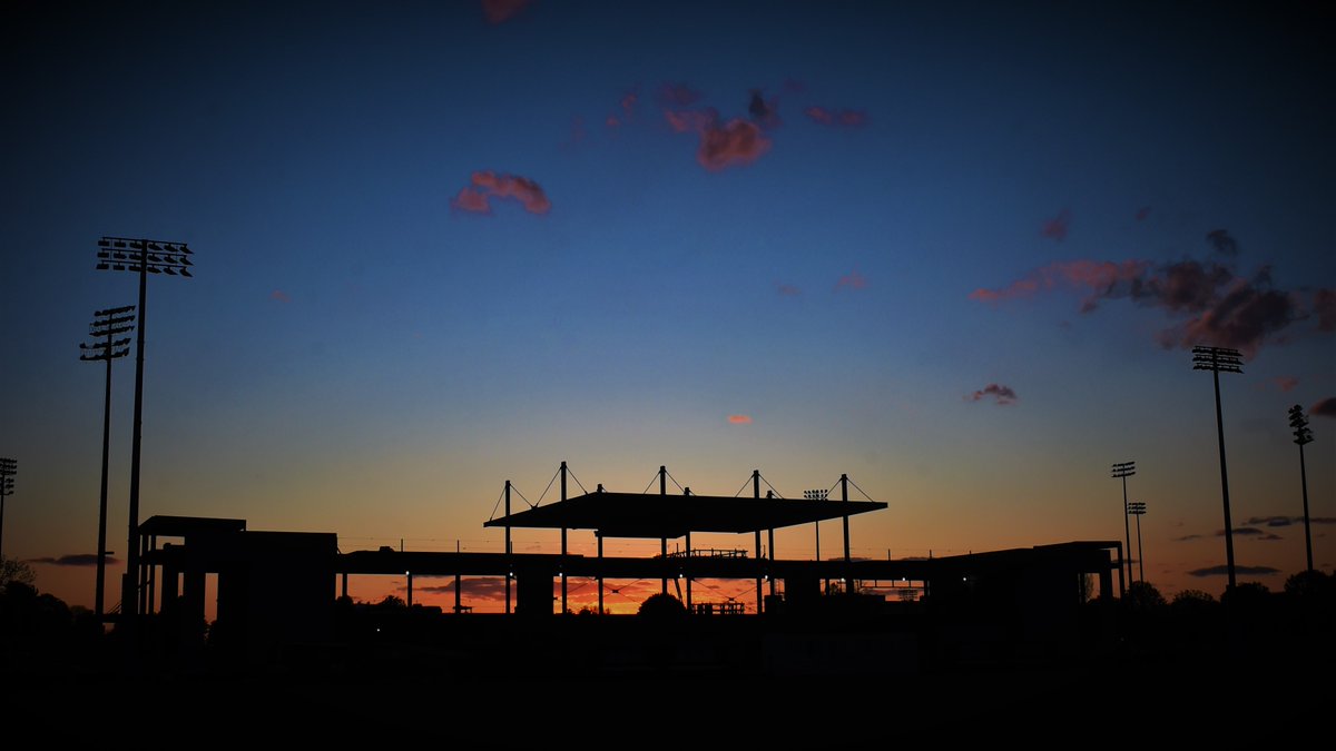 illiniphotog's tweet photo. Tonight's sunset overlooking Demejian Park on the U of I Campus. https://t.co/rCzBgOY0dP