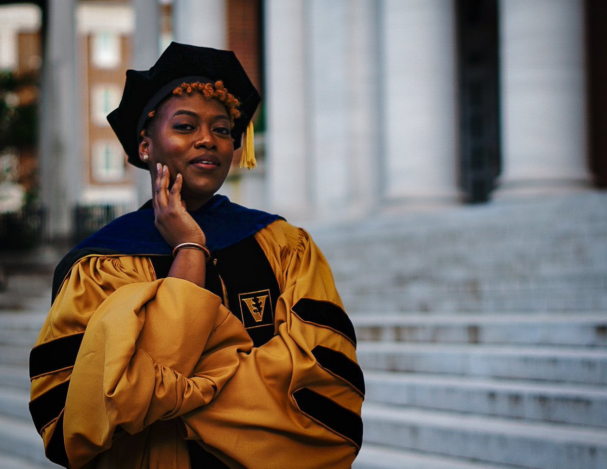 magaela's tweet photo. Running - leaving a trail of red clay in some of the most endowed institutions in the US, for Ahmaud, for Sean, for Sandra, for Nina Pop, &amp; for us all. Because until we are all free...
#graduation2020 #Classof2020 #irunwithmaud #PhDShawty #IssaDoc #IssaGraduate #reachhigher2020 https://t.co/O85DRk0pr5