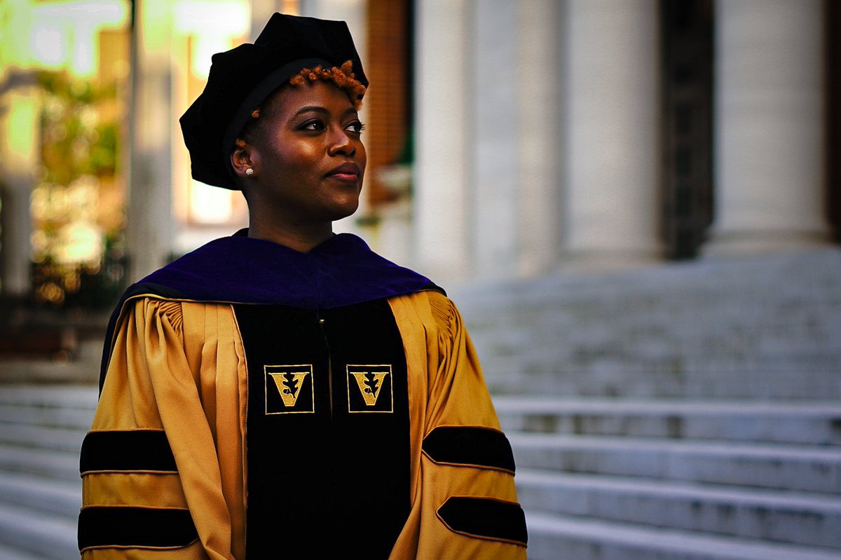 magaela's tweet photo. Running - leaving a trail of red clay in some of the most endowed institutions in the US, for Ahmaud, for Sean, for Sandra, for Nina Pop, &amp; for us all. Because until we are all free...
#graduation2020 #Classof2020 #irunwithmaud #PhDShawty #IssaDoc #IssaGraduate #reachhigher2020 https://t.co/O85DRk0pr5