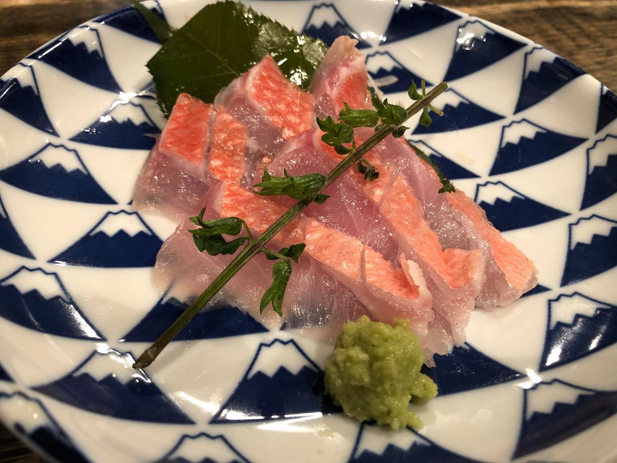 酒 麦酒 万事快調 さぁ皆さん準備はイイですか 万事快調 始めますよ 初鰹 金目鯛 真子鰈にミンク鯨 山菜も充実 行者ニンニクの醤油漬け ミズと帆立のお浸し 蕨の山掛けにゼンマイ田舎煮 蕗の当座煮 ウルイと白魚の玉子とじ お待ちしてます 酒 麦酒 万事快調 さぁ皆さん準備はイイですか 万事快調 始めますよ 初鰹 金目鯛 真子鰈にミンク鯨 山菜も充実 行者ニンニクの醤油漬け ミズと帆立のお浸し 蕨の山掛けにゼンマイ田舎煮 蕗の当座煮 ウルイと白魚の玉子とじ お待ちしてます