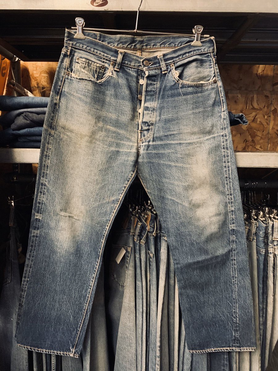 YardWarehouse's tweet photo. 501XX
501E
いっぱいあるに🤣
#実はヴィンテージショップ
@yardwarehouse
#levis #リーバイス #501xx
#501E #501
#yardwarehouse #yard #ヤードウエアハウス #ヤード #vintage #ヴィンテージ #古着 #USA #アメリカ #買付け https://t.co/fxkR8GK2KV