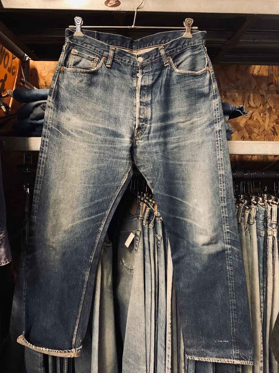 YardWarehouse's tweet photo. 501XX
501E
いっぱいあるに🤣
#実はヴィンテージショップ
@yardwarehouse
#levis #リーバイス #501xx
#501E #501
#yardwarehouse #yard #ヤードウエアハウス #ヤード #vintage #ヴィンテージ #古着 #USA #アメリカ #買付け https://t.co/fxkR8GK2KV