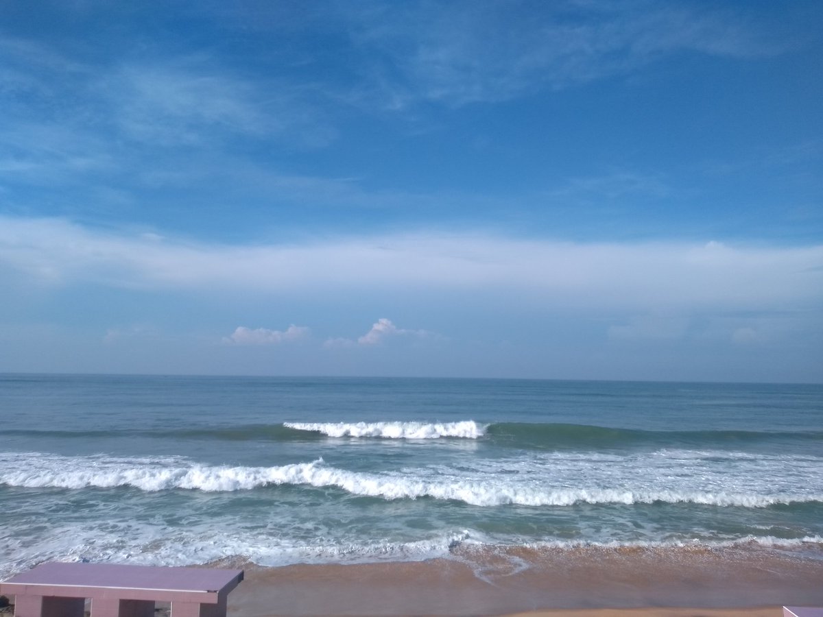 _Subru's tweet photo. Good Morning. 
#lockdown 
At the beach, inside car ...

I could see fishermen are out for their job :-) https://t.co/ZtB3bNFYTb
