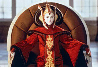 @DiNg_DiNg_0 @FFFFFop2 4枚目パドメアミダラかと思った 