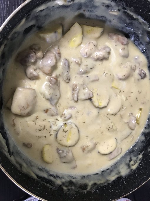 家で松屋でやってたシュクメルリ作ったぞ
俺の撮影技術等々で写真はアレだけどハイパーうまいぞ 