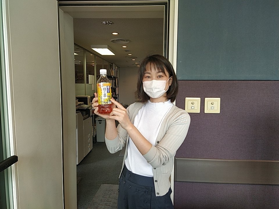 fmkofu763's tweet photo. 【 岸 則子のIMADOKI☆JAM 】

 本日のメニュー
⚽すすめ！ヴァンフォーレ女子⚽
ヴァンフォーレ甲府広報  小野 博信さん！（電話出演） 

🍺まちなか お酒コンシェルジュ🍷
岸さんおすすめの一本 

🌸 土曜日プレミアムテラス🌻
母の日に送りたい花がつく曲特集🥀

#fmkofu   #vfk  #お酒  #母の日 https://t.co/zudm3YR9TR