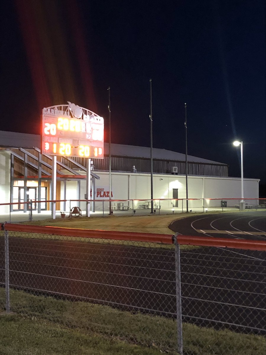 Comet_Sports's tweet photo. Happy Friday from Cardinal HS. #lightupia #IAHSAA #IGHSAU #LightUpIowa #WeAreCardinal https://t.co/Vln7OX6UcW