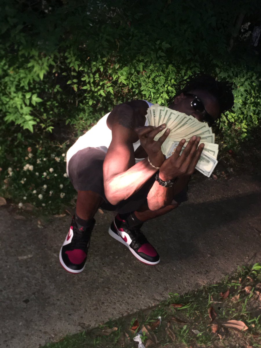 santanadatruth1's tweet photo. In My Bag💰But I Been Laying Back, I’m Turning Up This Summer🤑🥳 #TheBlackSheep🖤🐑 #LongLiveMyFamily🙏👼 #FreeMyPeople⏳🔓 #BoutWhateverLife😈 #HumbledG🤫 https://t.co/3opv5KKSp4
