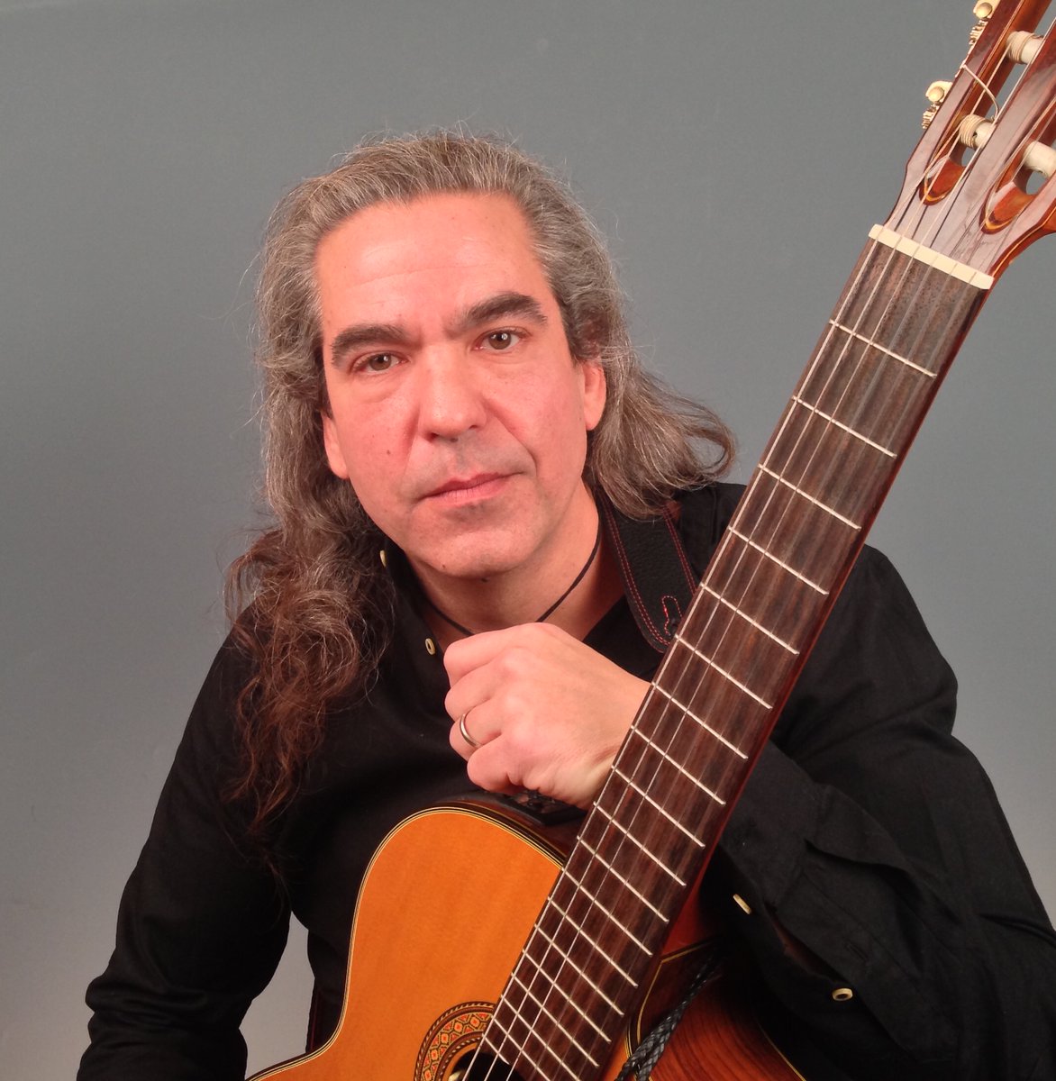 dailymuzicroll's tweet photo. Ed Roman ventures beyond his folk roots this time with delicately picked country notes in the song ‘Stronger’
:
@specialedroman 💖💖
:
Blog link: https://t.co/QzYGXEKNDW 🔥🔥
:
#EdRoman #RadioMusicAward #RedOmen #singer #Songwriter #musicvideo #dailymusicroll #onlinemusicmagazine https://t.co/lGfI0lRRhx