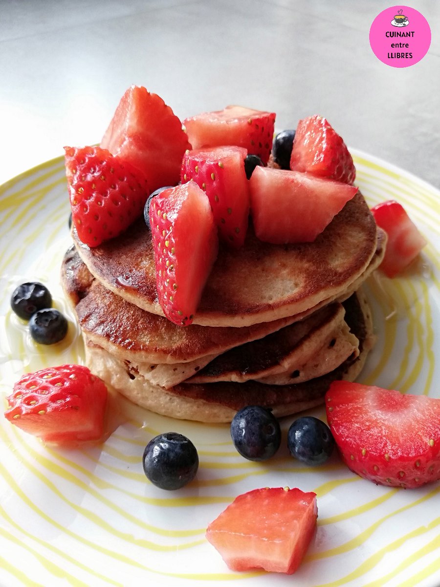 cuinantllibres's tweet photo. Esmorzem?

🥞Tortitas de civada i plàtan🥞 coronades amb fruita i xarop d'atzavara 😋

https://t.co/IsJ4mQDM2z

#cuinantentrellibres #tortitas #tortitashealthy https://t.co/79PiDzNdyZ