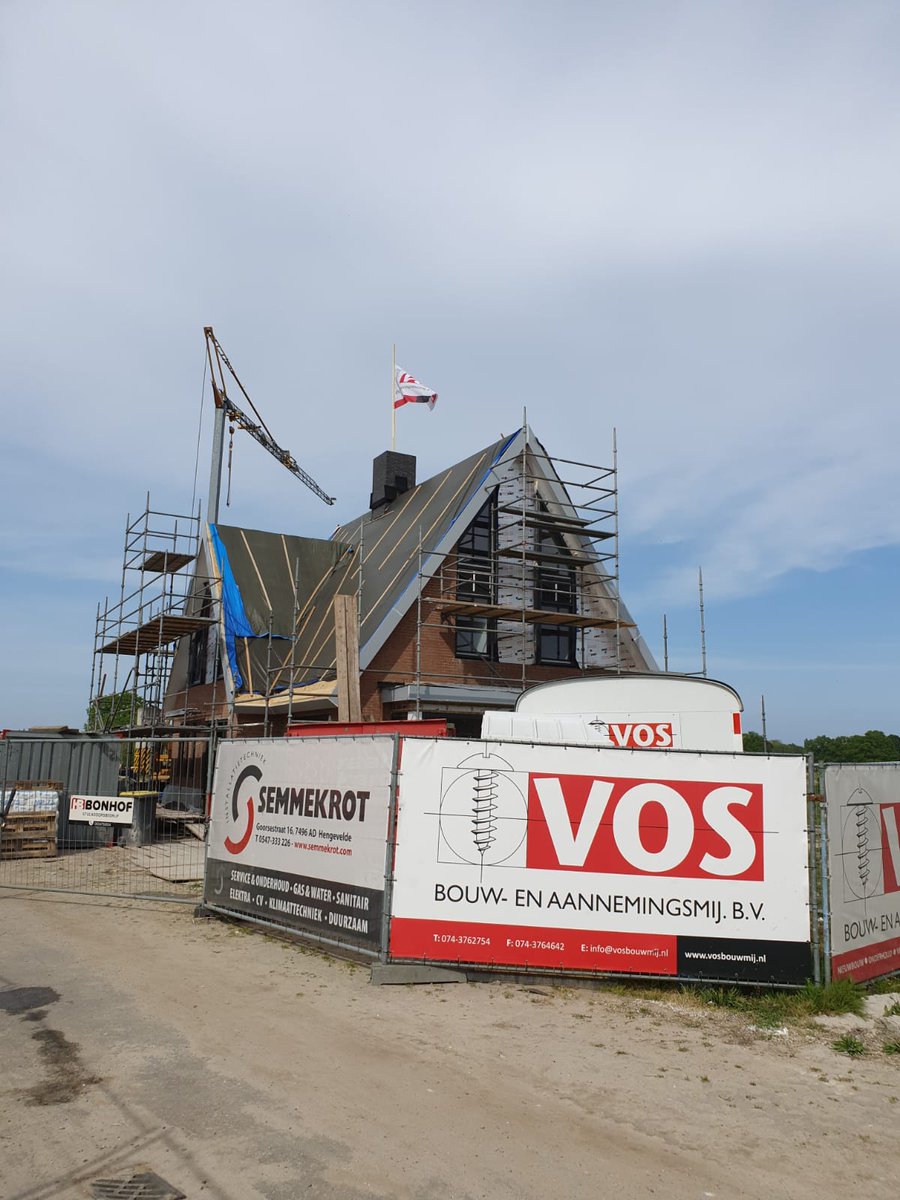 VosBV's tweet photo. Vlag in top! Mooie nieuwbouwwoning in Hengelo! Getekend door @BuildingDesign https://t.co/IlLJGYncRu