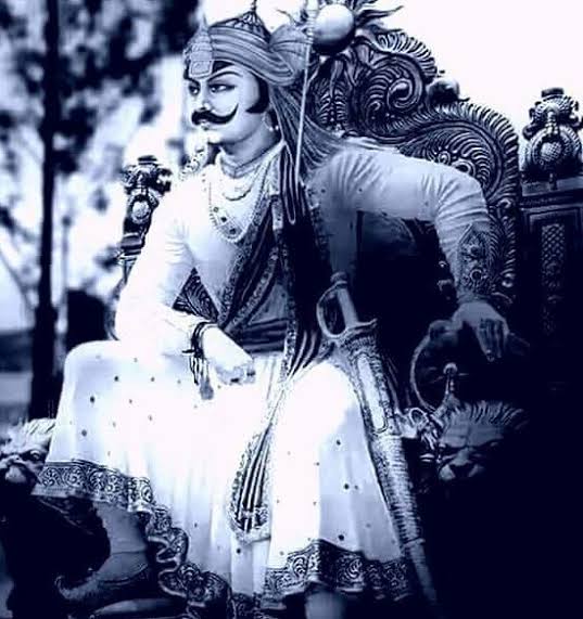 ashish_manhas's tweet photo. जलती रही जौहर में स्त्रियां फ़िर भी भेड़िए मौन थे, हमें पढ़ाया अकबर महान तोह महाराणा प्रताप कौन थे? #MaharanaPratapJayanti2020 https://t.co/SL8KnLnrWG