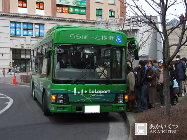 あかいくつ Twitterissa ららぽーと横浜 オープン当初の無料シャトルバスは白バス 自社所有 でした センター北駅とららぽーと横浜間で運行 ブログあかいくつ T Co Teqzi5jptf Twitter