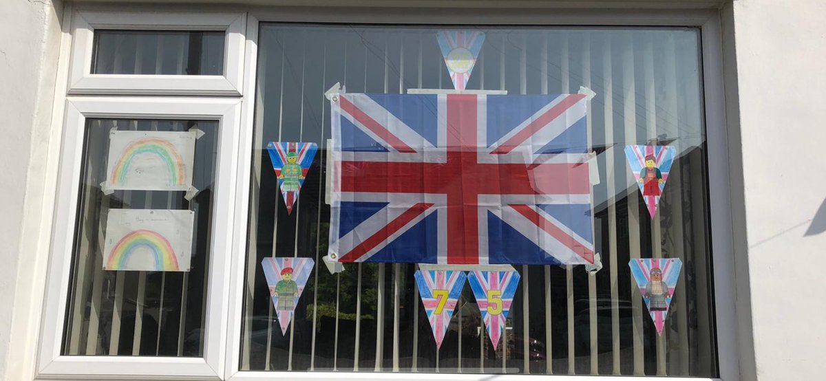 Leopoldrandolf's tweet photo. Socially distanced street party for VE Day #VEDay75 @LlanFachPrm https://t.co/dbqohtLwJL