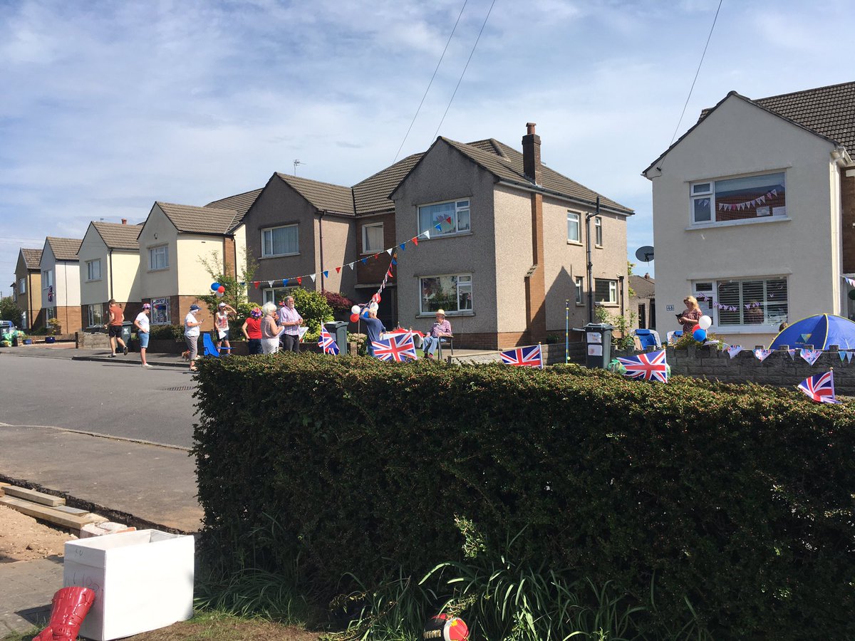 Leopoldrandolf's tweet photo. Socially distanced street party for VE Day #VEDay75 @LlanFachPrm https://t.co/dbqohtLwJL