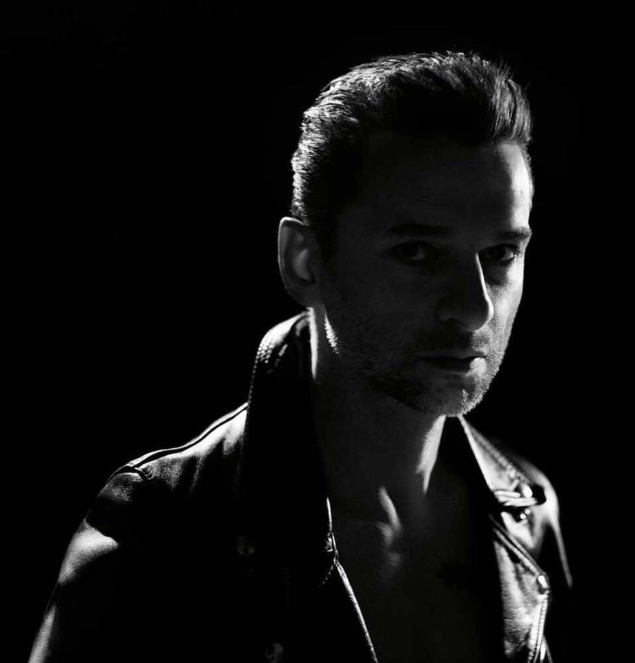 Happy birthday Dave Gahan 

9 May 1962    