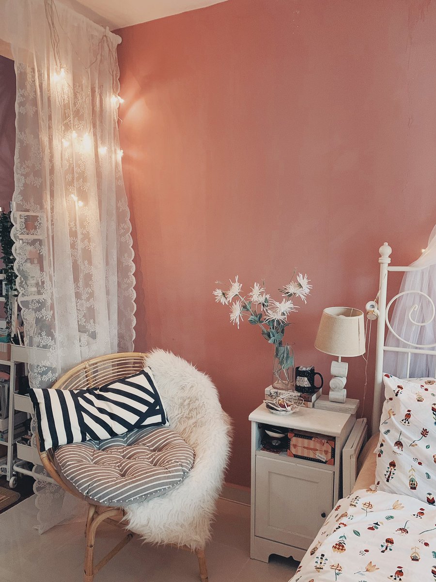 NurAfifah's tweet photo. Hi korang 👋 
Hari ni I nak share benda yang I PERNAH beli dekat @ShopeeMY untuk decorate my room and also share benda yang I NAK beli dekat shopee 😂

I susun semua dekat bawah thread ni ⬇️ 🥰 https://t.co/vXVRmTj5Dq