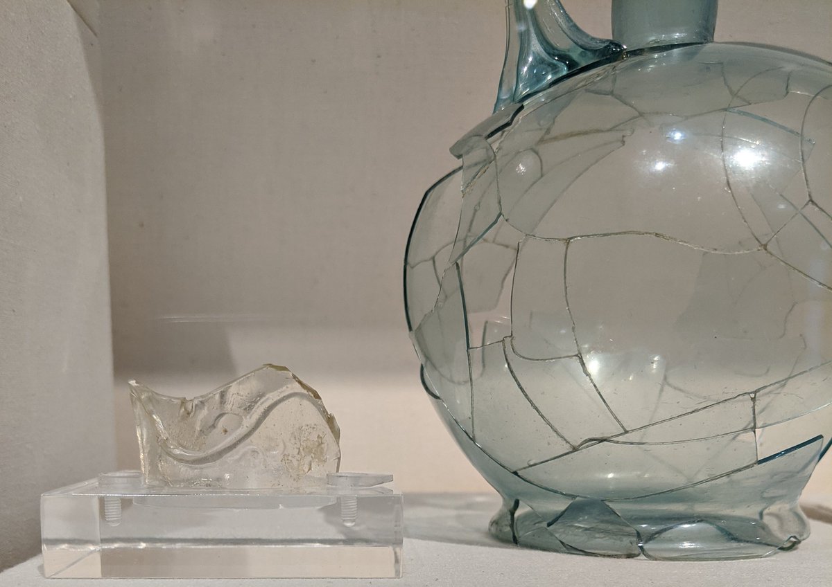 HawkeJon's tweet photo. Flask and Beaker found at #Burrium #Usk Mid - 1st Century AD.
#romanbritain #RomanArchaeology 
#Cymru  #Wales #Archaeology 
#glass #glassware https://t.co/U3hRl3DaaE