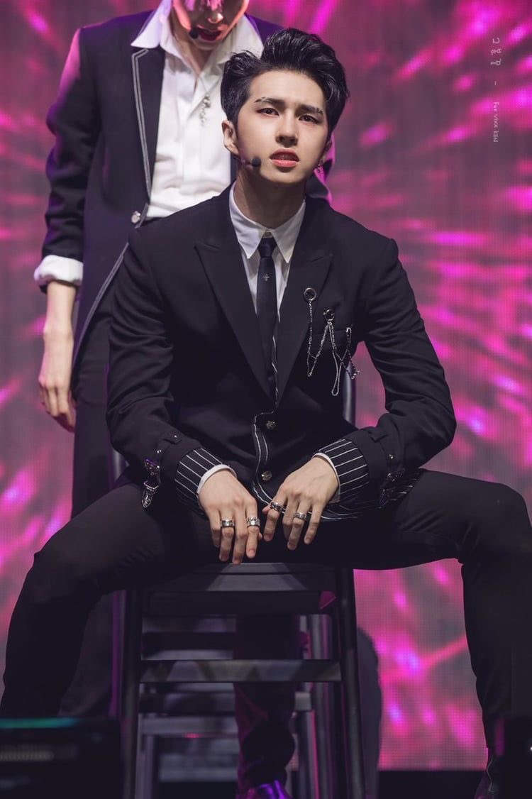 Billboard Koreative tweet media