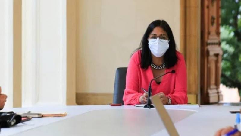ConElMazoDando's tweet photo. Comisión del Covid-19 presentará propuestas al presidente Maduro para reforzar cuarentena https://t.co/dyNcwmEXau  #FuriaBolivarianaImbatible #Mazo300ConChávezPorSiempre https://t.co/Dany5Vzhls