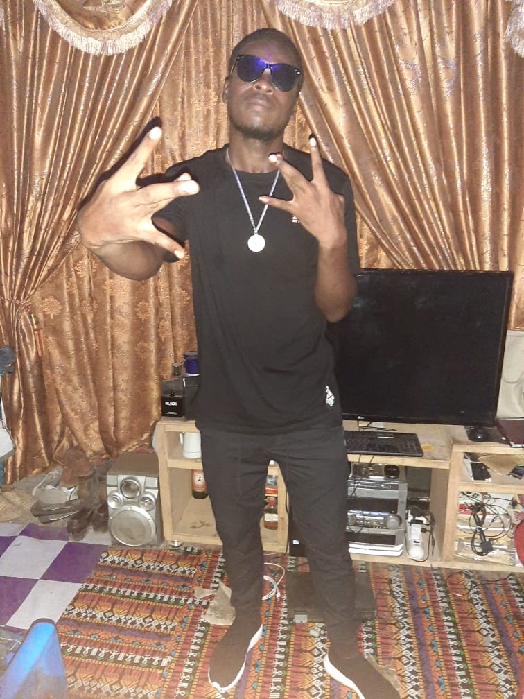 shattachriss's tweet photo. Is not about the Gun it's about who's behind it...#fullygaza x #fullysmπ―π²π¬ππ. https://t.co/qGgrZlbKqE