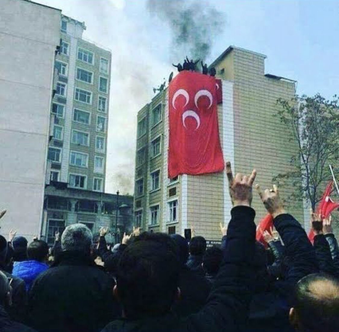 cay_1453's tweet photo. Puslu Dağın Yiğit Çocukları, Var Olsun Ülkü Ocakları !!! #ülkücülerbuvatanınözevladıdır https://t.co/XdOlV3oomE