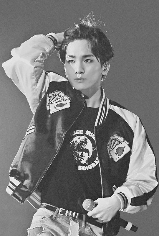 Day 8: Picture of your bias Choosing a bias is almost impossible with this guys, so I will go with the one that has been on my mind too much lately. Bummie   #SHINee_31DaysChallenge #SHINee  @SHINee #샤이니