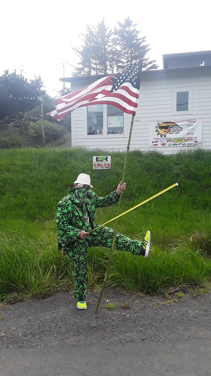 BiggarEdward's tweet photo. @Gold_Rush @BeringSeaGold @Discovery I can't wait to see Bering Sea Gold tonight rocking it go go go Bering Sea Gold  .............#smokeweednotspeed #oregonweedman #lincolncityweedman #newportweedman https://t.co/HRWZ1t4W97 https://t.co/Kvz1Ydl6Qd