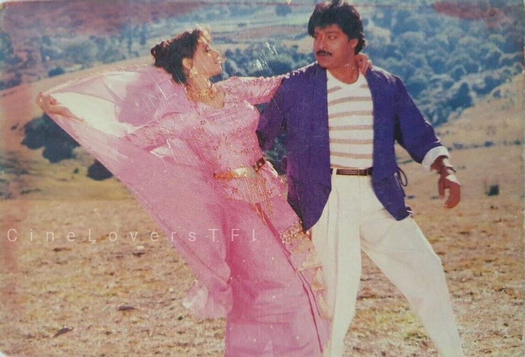 CineLoversTFI's tweet image. అద్భుత దృశ్య కావ్యం &apos;జగదేక వీరుడు అతిలోక సుందరి&apos; కి నేటితో 30 సంవత్సరాలు.... చిత్రం నుంచి కొన్ని ఫోటోలు 
#30GloriousYrsForIHJVAS