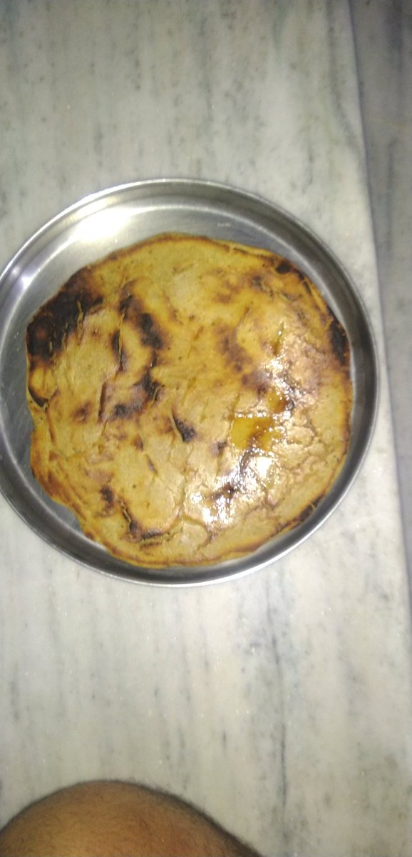 idAnurag's tweet photo. When you ask for a pizza and dad decides to make you one. #tikkad #roti #rajasthanistylepizza https://t.co/CHZ1eiorGv