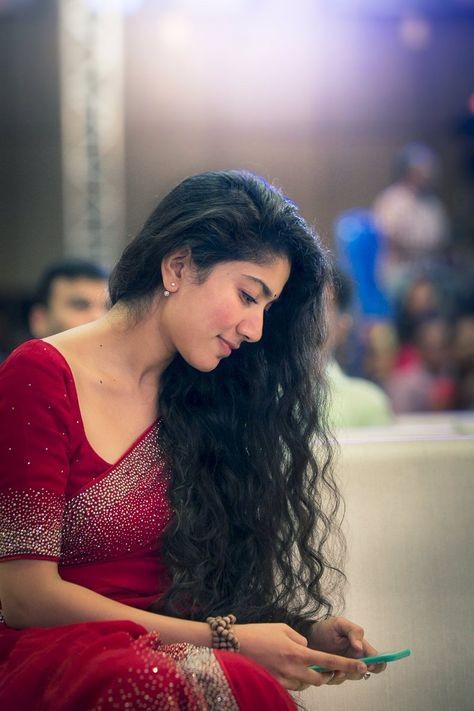 Cinemakkaranweb's tweet photo. #SaiPallavi  ♥️😍

More Photos at https://t.co/f6qhnfle6a

#HBDSaiPallavi #HappyBirthdaySaiPallavi https://t.co/S9Fvttaa9i