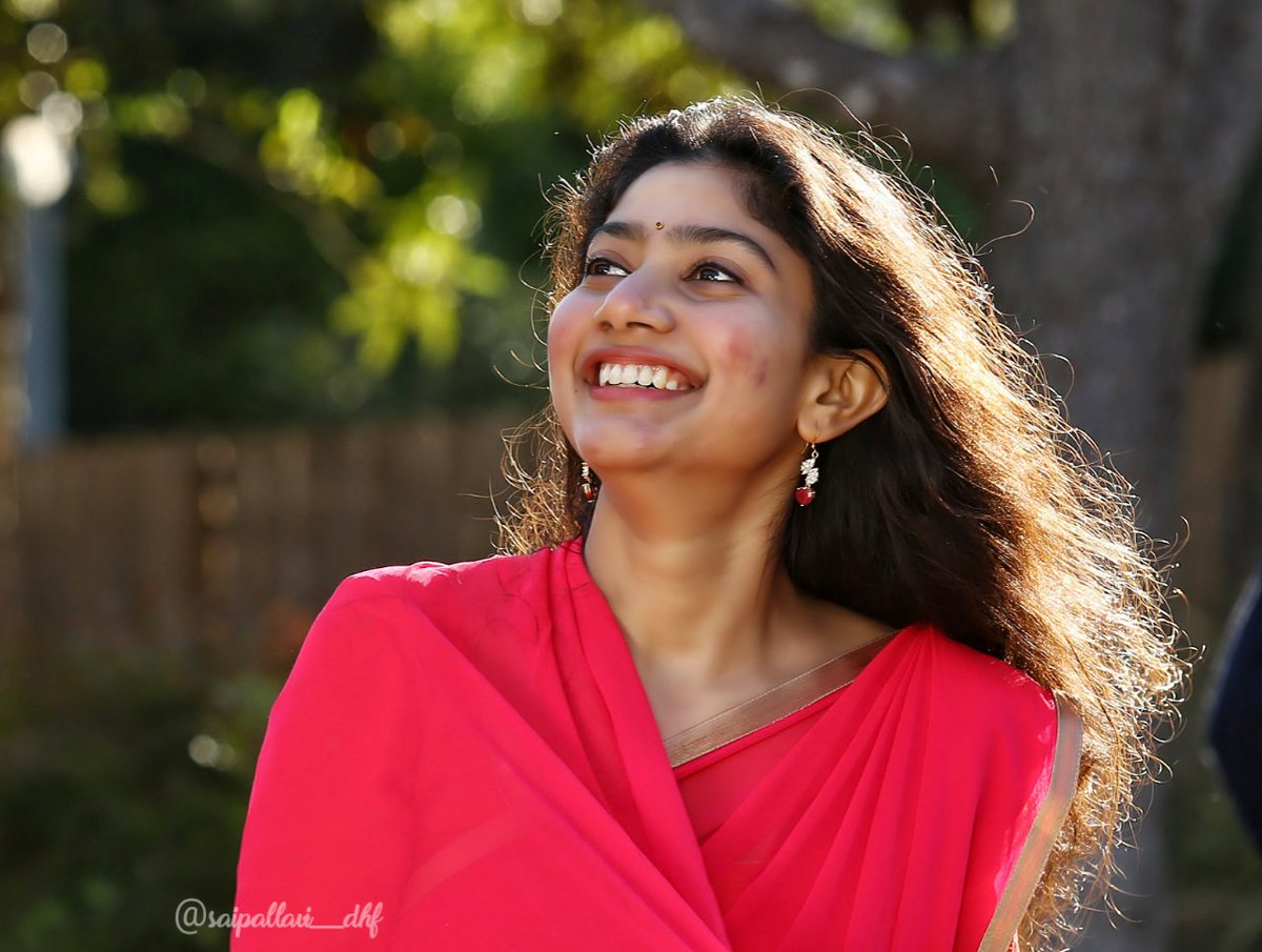 Cinemakkaranweb's tweet photo. #SaiPallavi  ♥️😍

More Photos at https://t.co/f6qhnfle6a

#HBDSaiPallavi #HappyBirthdaySaiPallavi https://t.co/S9Fvttaa9i