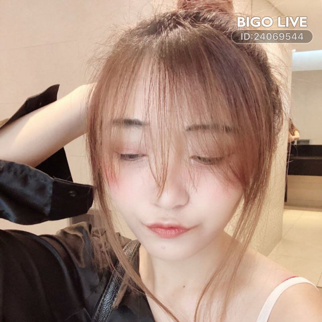 Junchenggg's tweet photo. Come and see 〄🥀|Lotte|🥀〄's LIVE in #BIGOLIVE: HELLO   
https://t.co/Igtz2lp8al https://t.co/wMoP0lYjFu