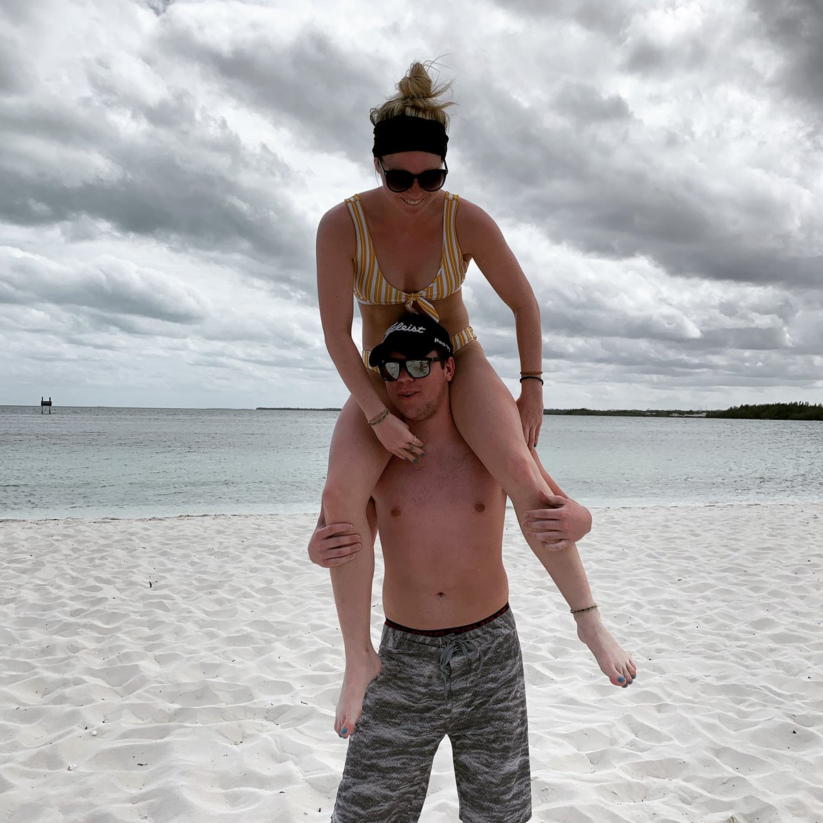 MartinMatt14's tweet photo. Happy 20th birthday to my favorite persons in the world❤️ @meganhugenberg you are the best 😂❤️❤️ https://t.co/kFD9yv2GVm